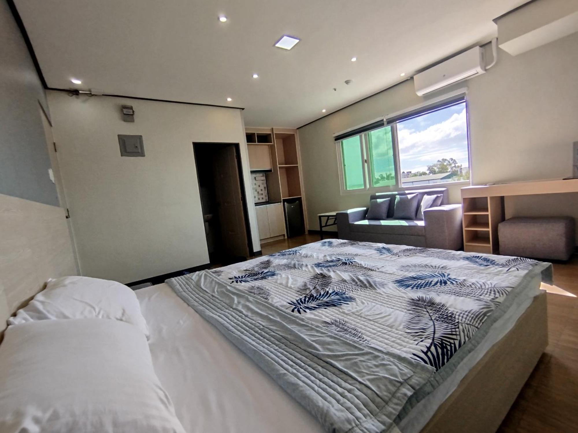 Emmaus Condotel Анхелес Екстериор снимка